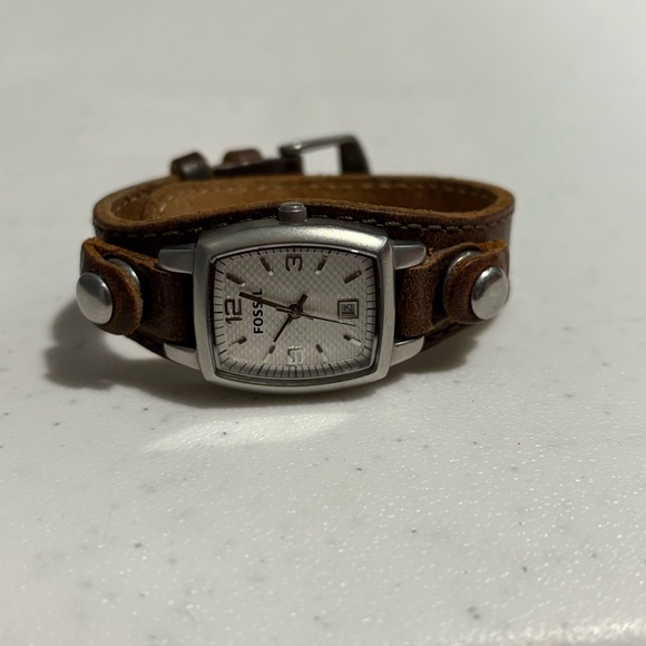Fossil Quartz Analog Women’s Watch Silver Tone Genuine Leather New Battery - Picture 6 of 8